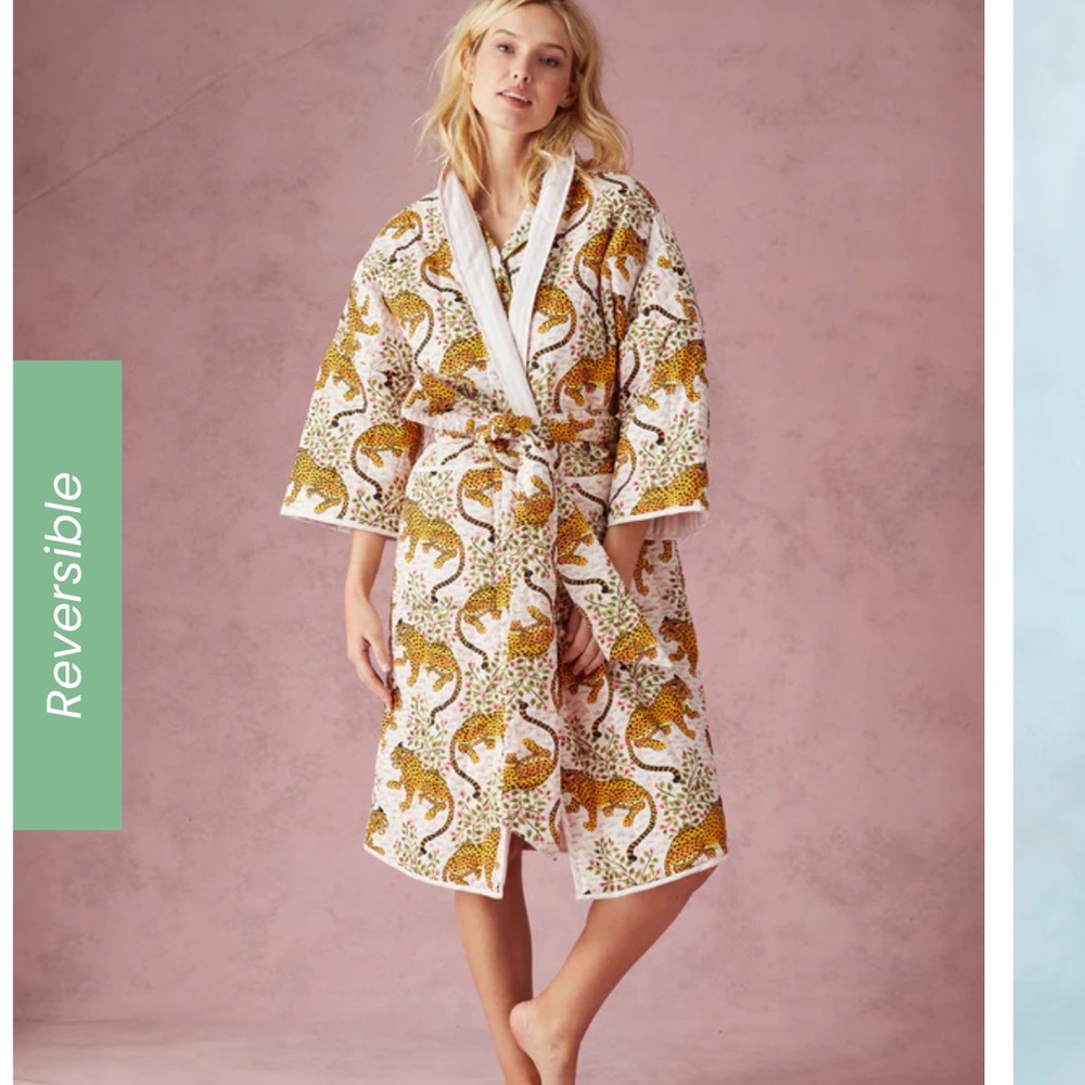 PRINTFRESH PINK BAGHEERA QUILTED ROBE (REVERSIBLE)